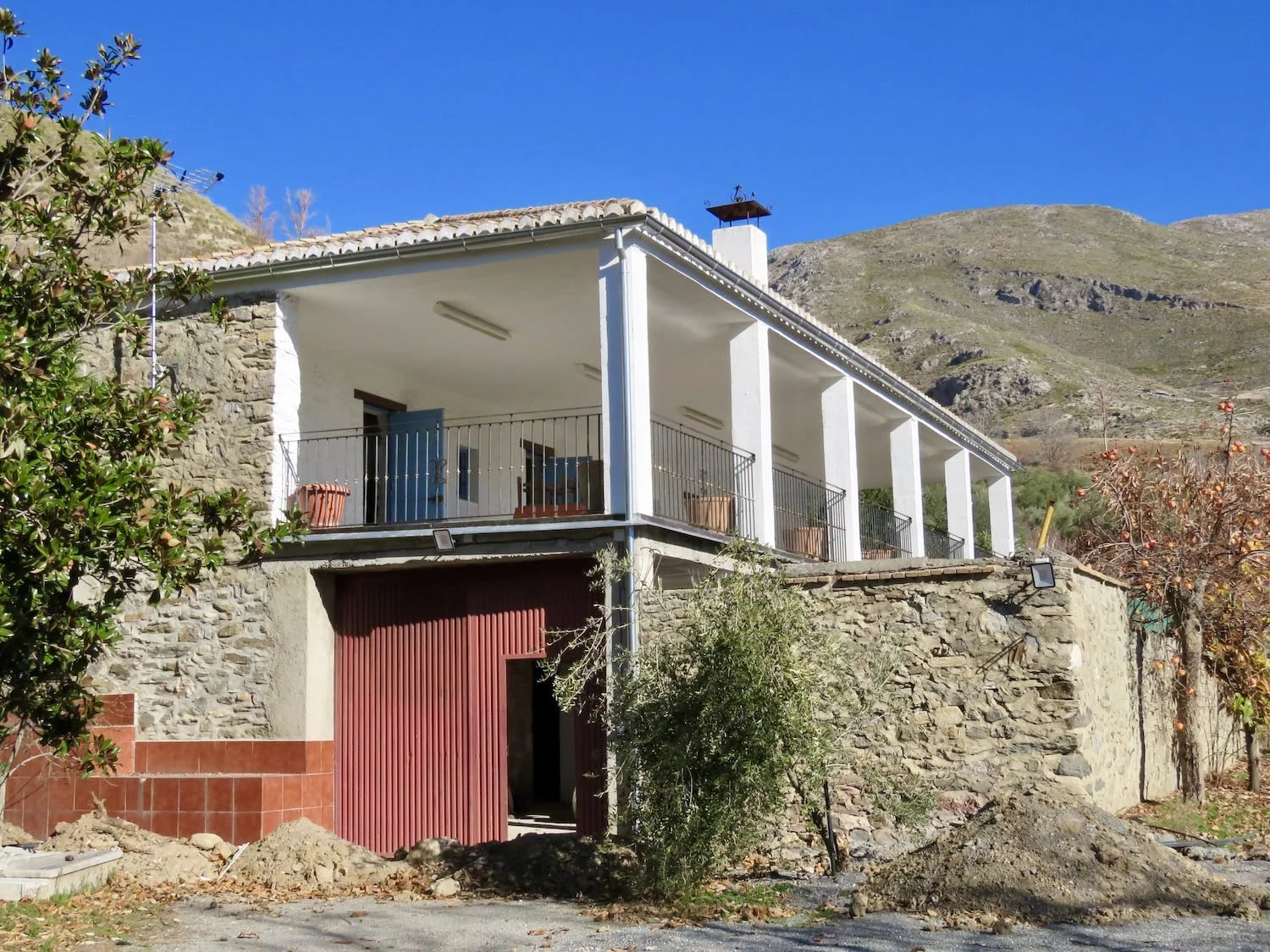 Spacious Cortijo, Sierra Views