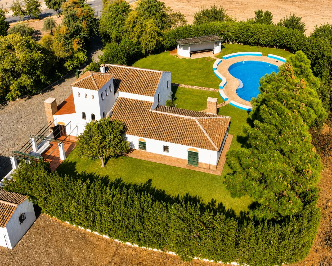 Finca andaluza con establos