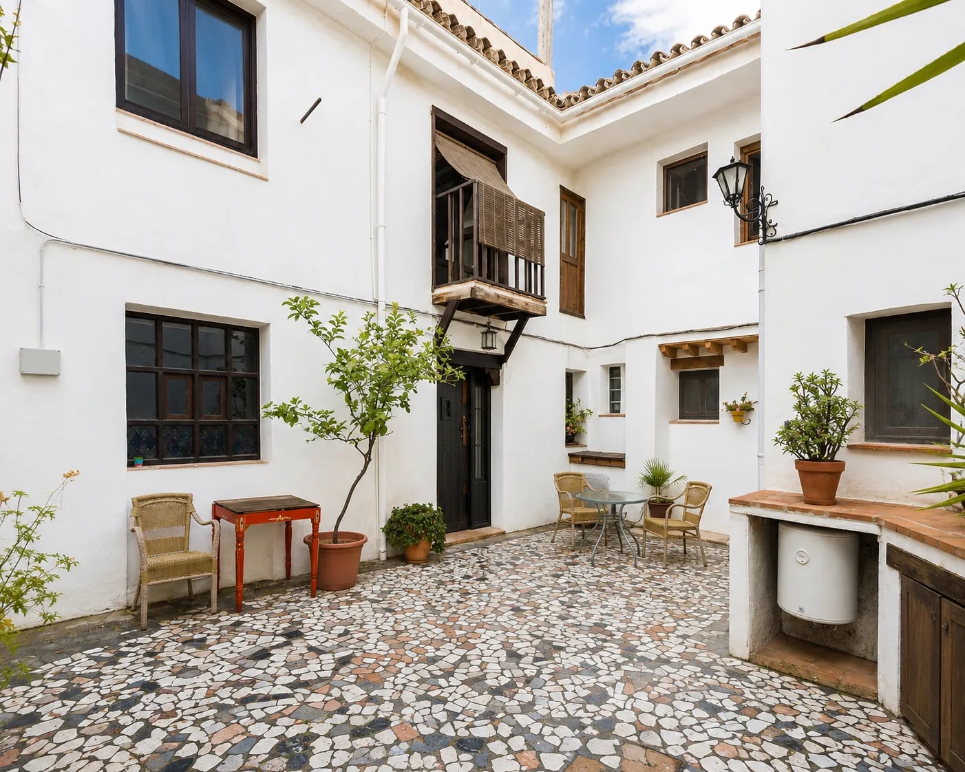 Three Independent Houses with Shared Patio - Upper Albayzin