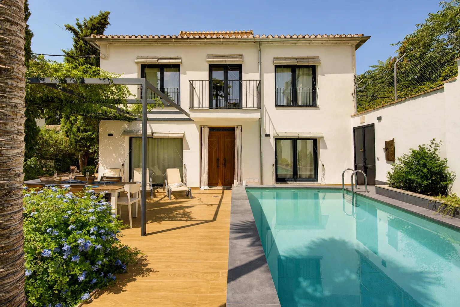 Spacious Renovated House with Pool and Alhambra Views - Upper Albayzín