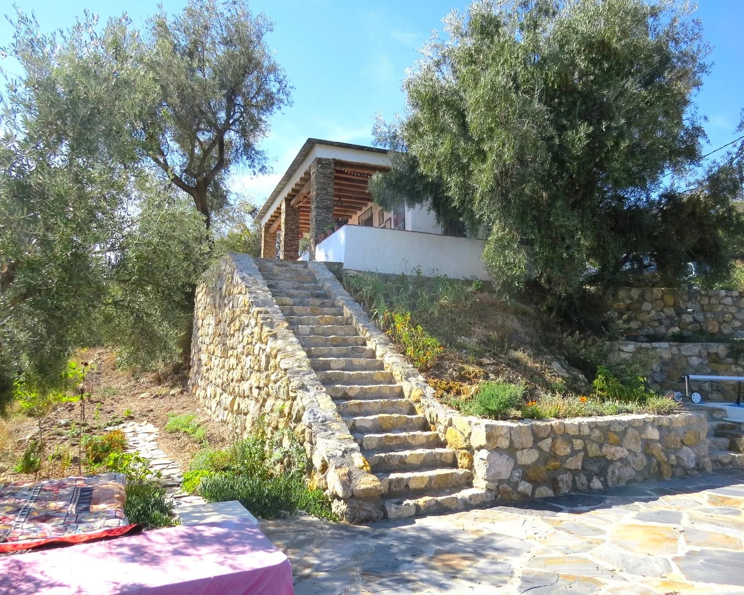 Well Presented 2 Bedroom Cortijo with Pool