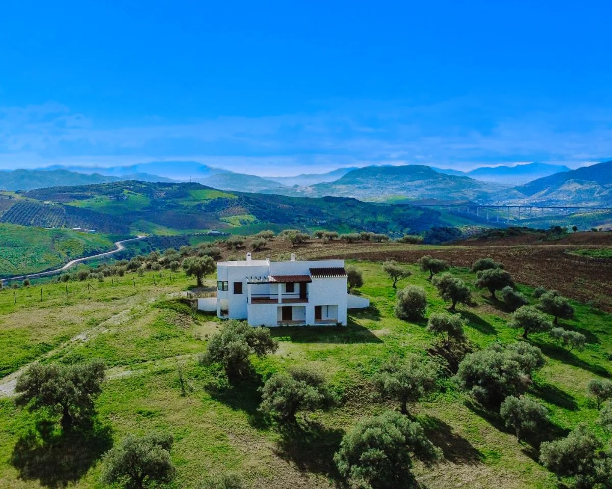 Villa de campagne contemporaine avec vue panoramique