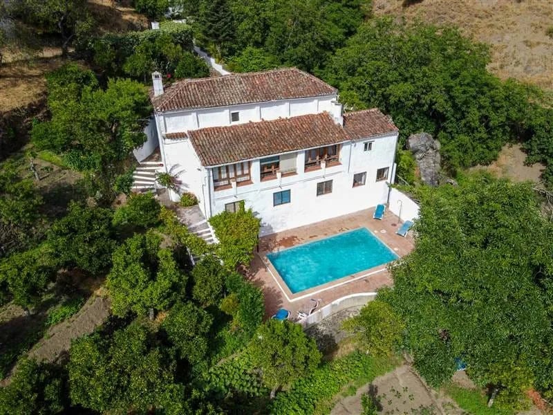 Renovated Cortijo with Spring Water and Pool