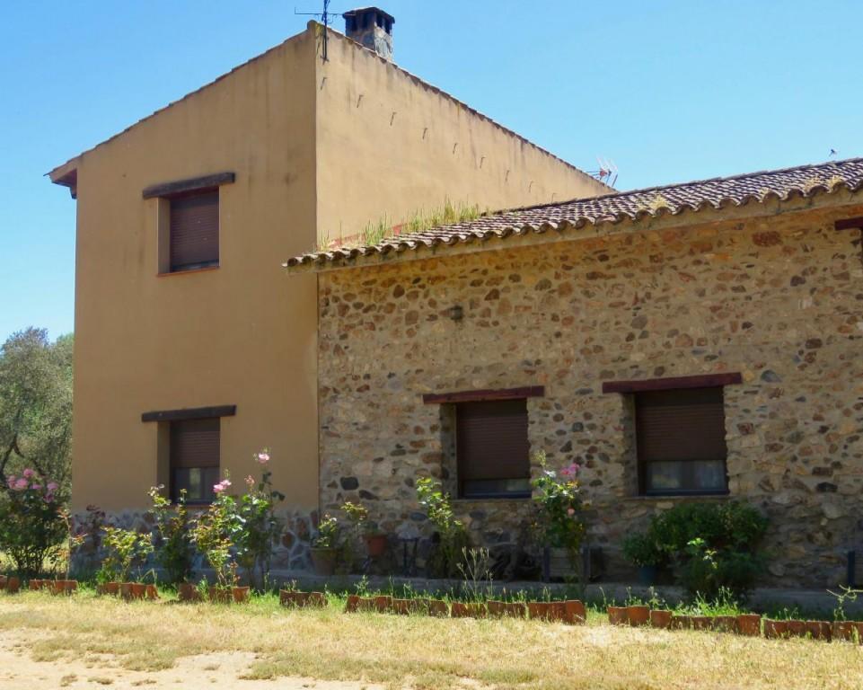 Large Stone Built Country House & Pool