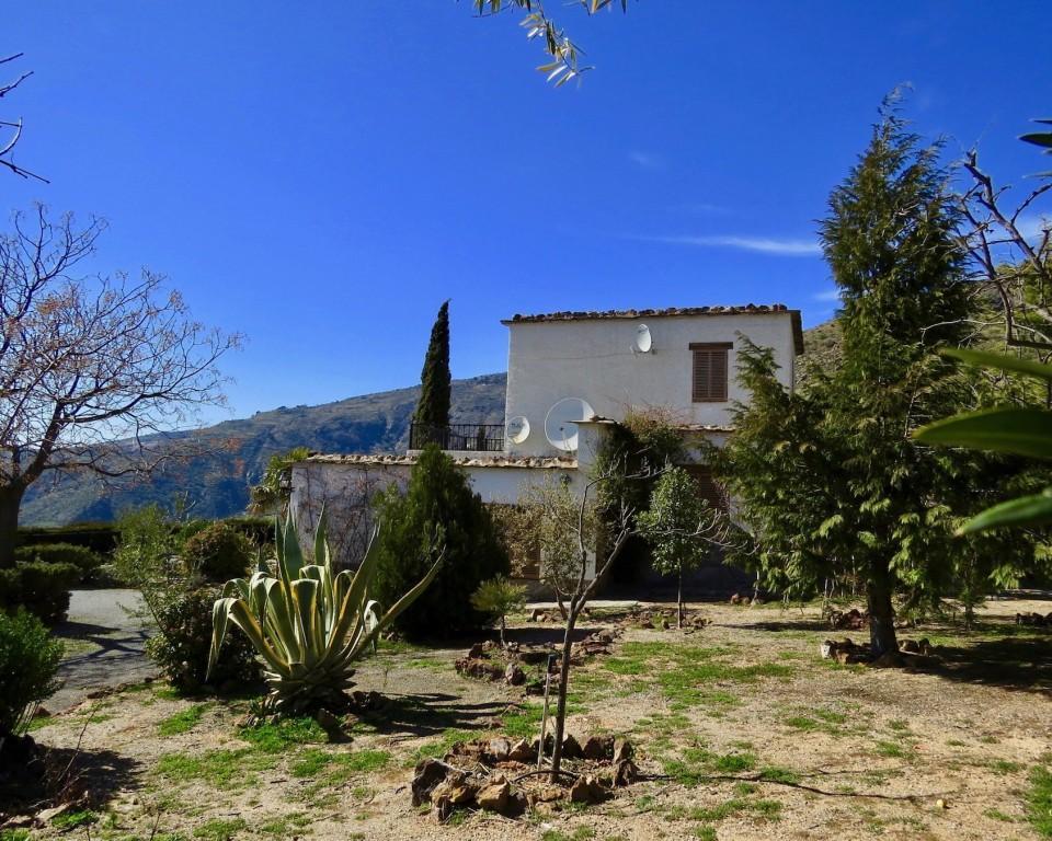 Large Cortijo with Long Views