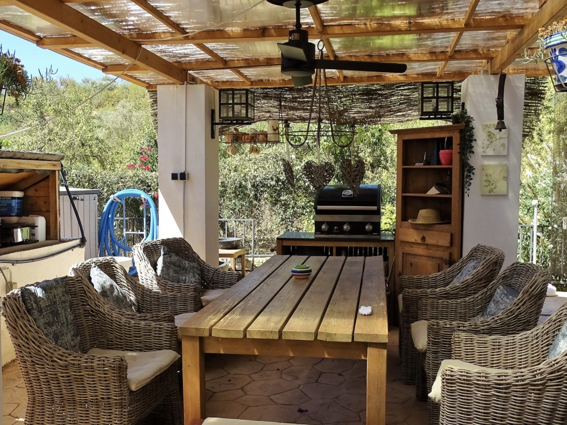 Cortijo, Low-Energy Solar System