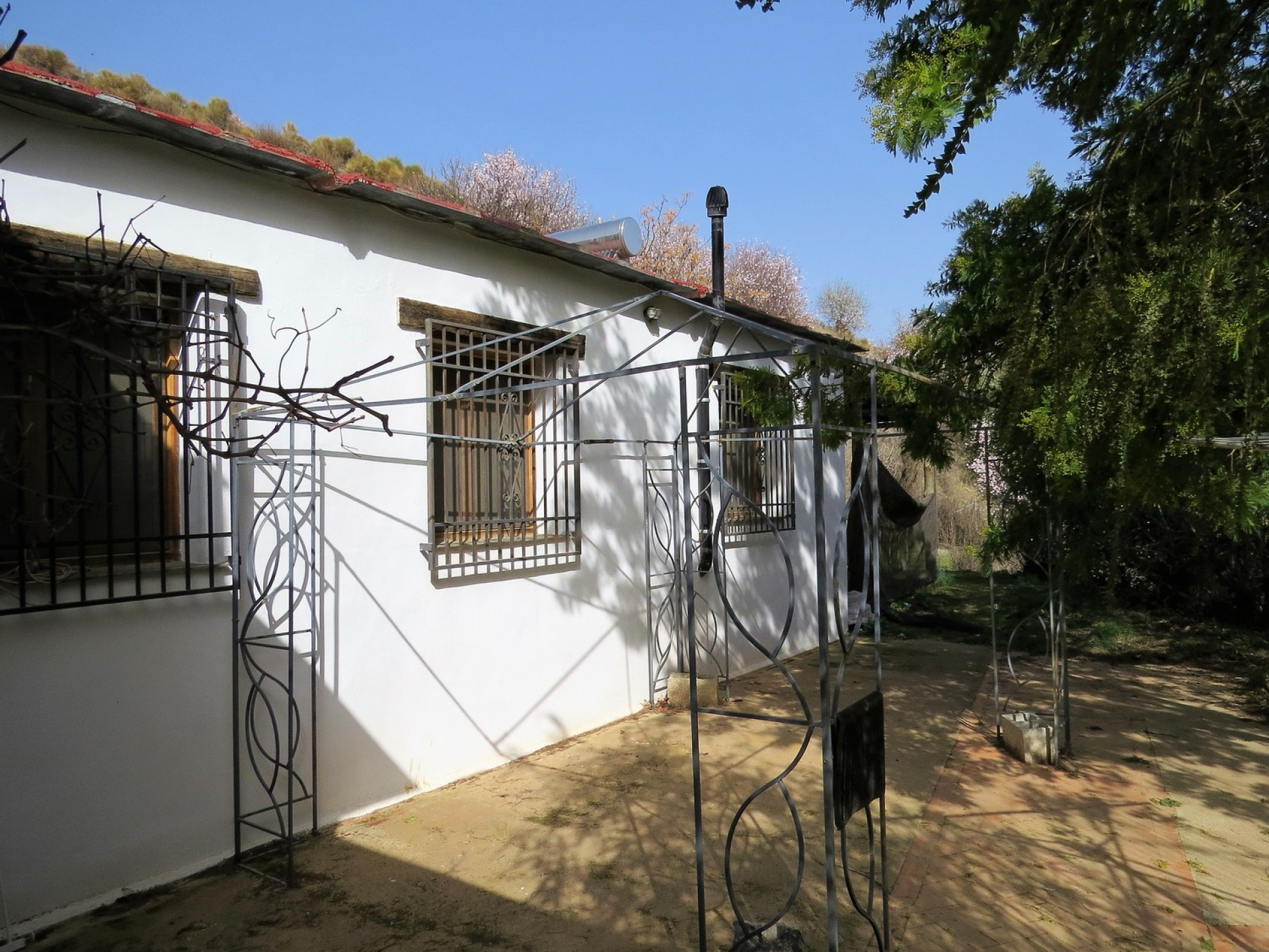 Private Spacious Cortijo close to town