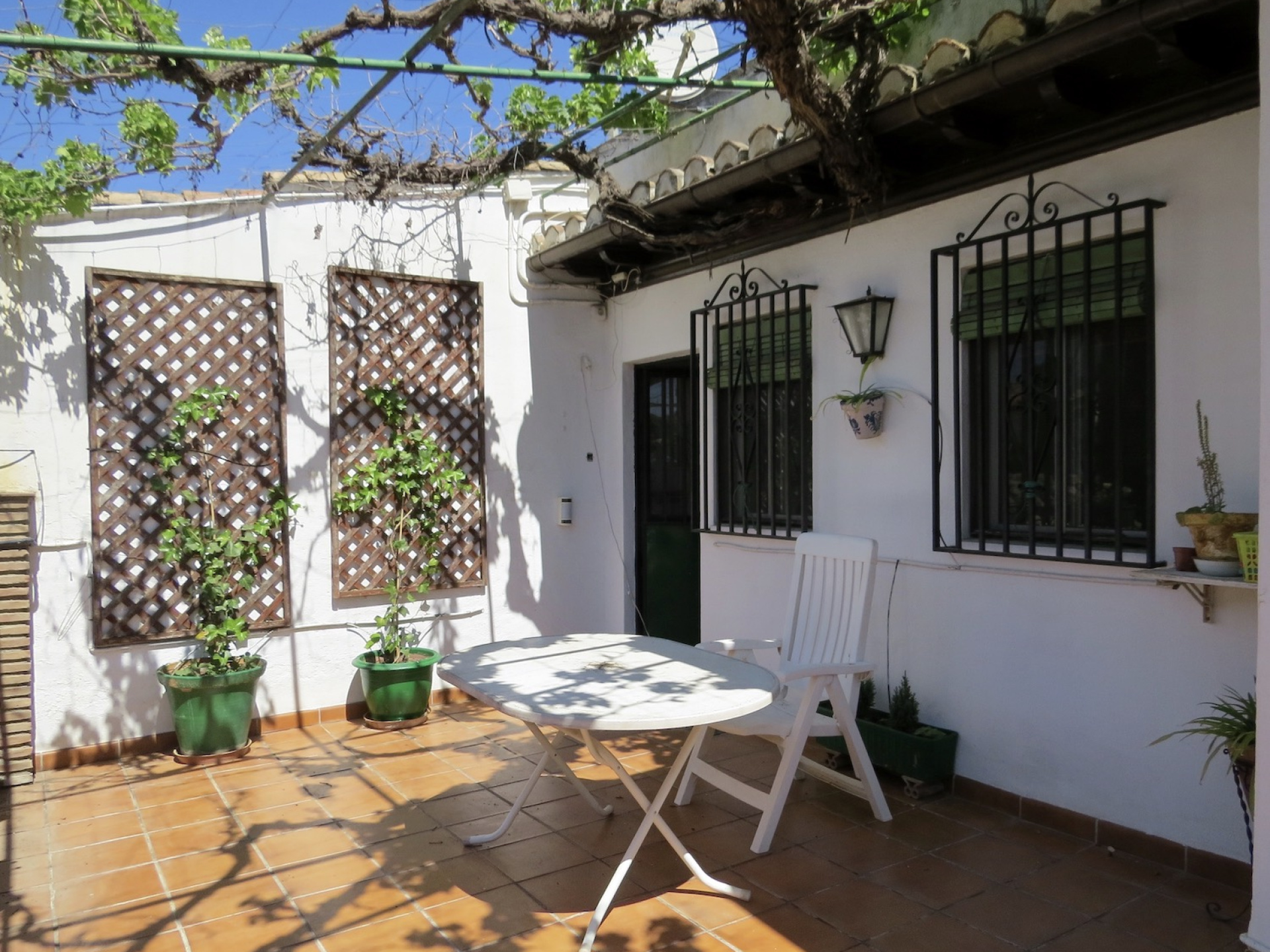 Town House with Patio & Alhambra Views, Albayzin