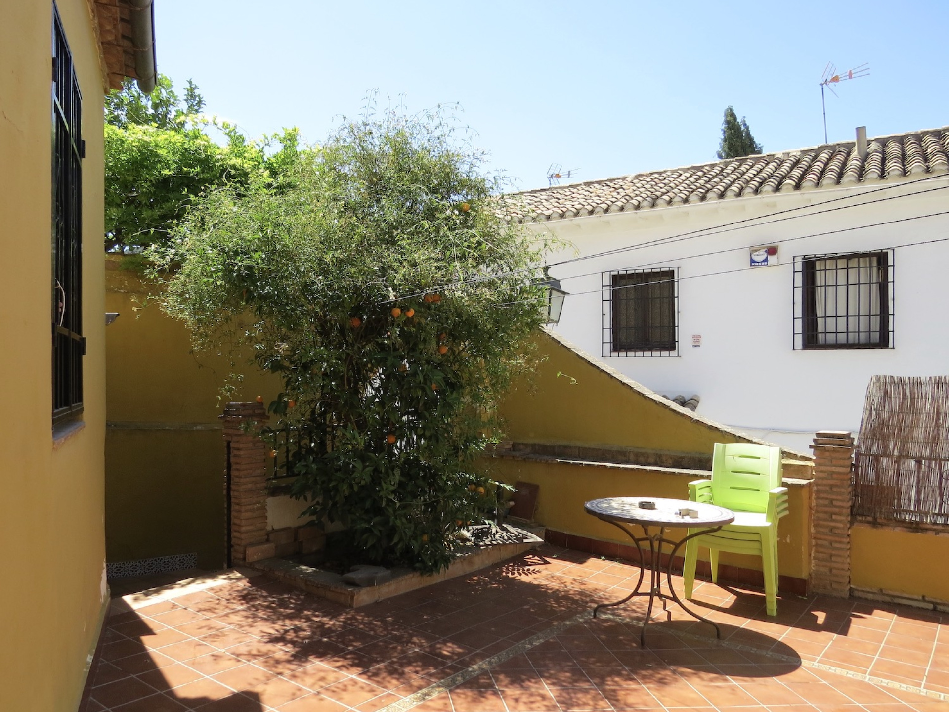 Town House with Sunny Patio, Albayzin