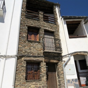 3866,  Charming Stone Fronted Townhouse