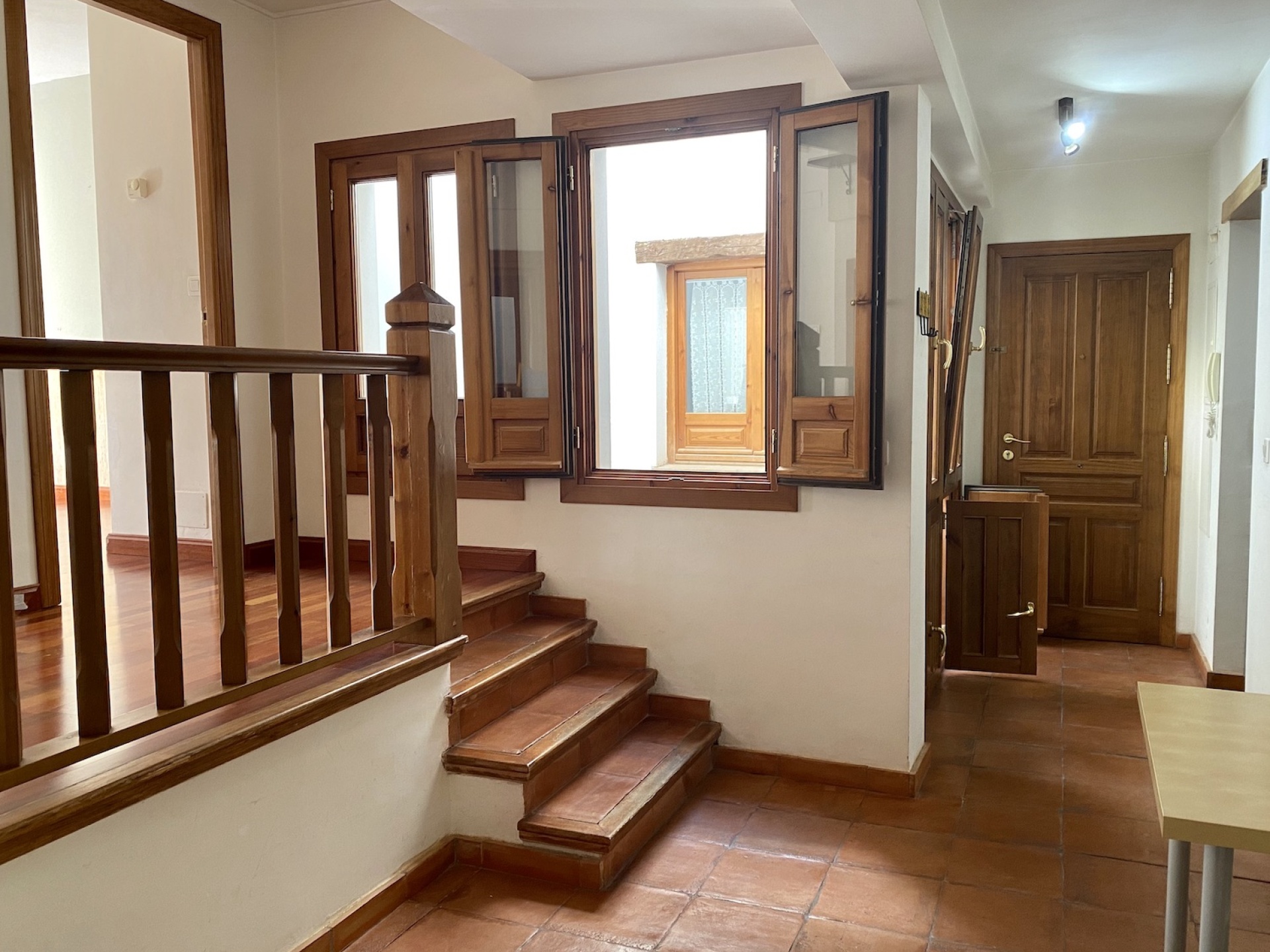 Immaculate Quality-Built Apartment, Albayzin