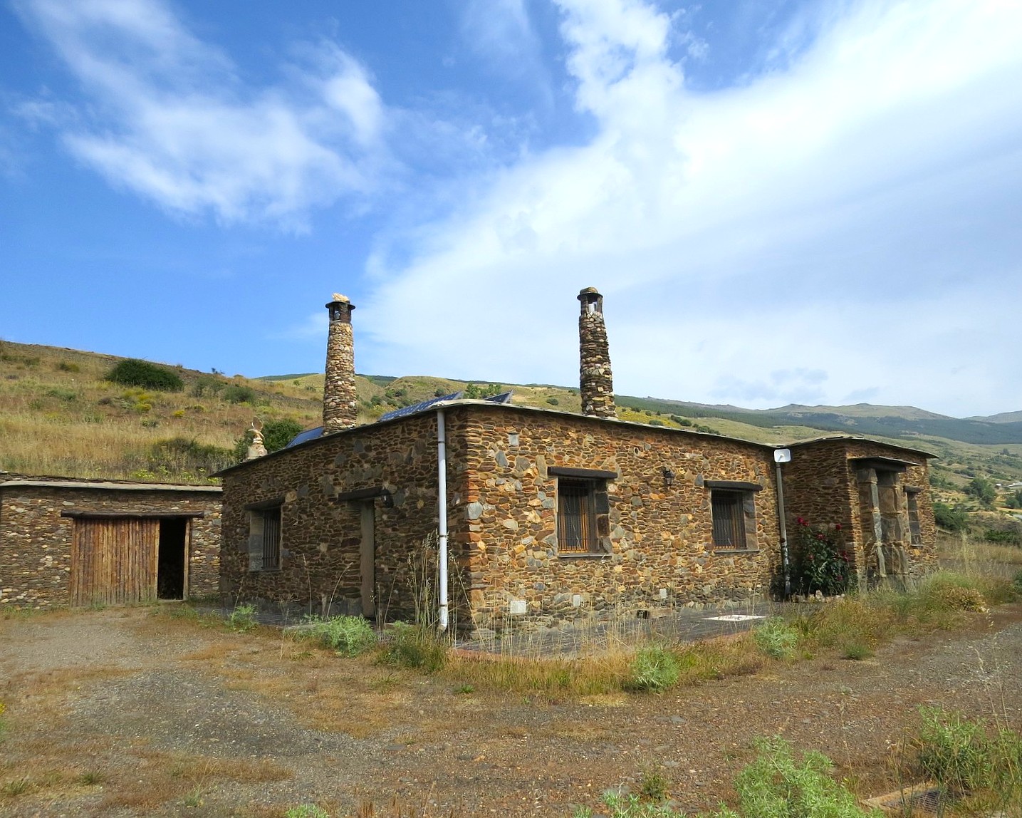 Stunning 3/4 Bedroom Cortijo with Wonderful Views