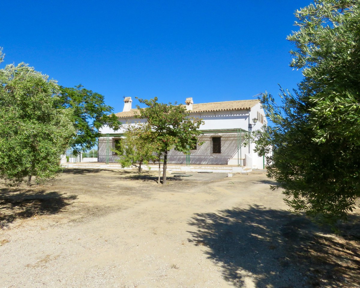 2711, Country House + Second House