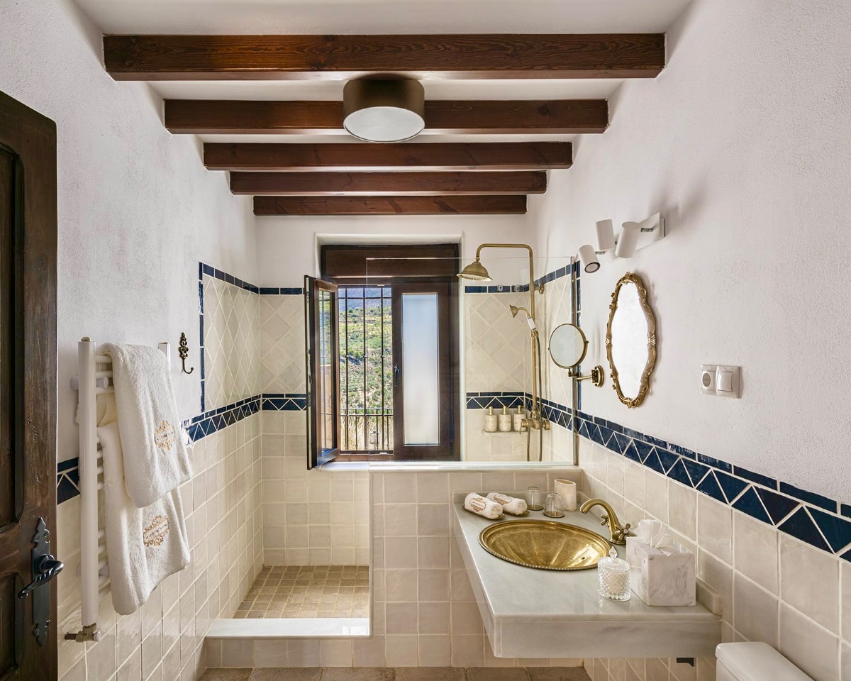 Junior Suite Bathroom