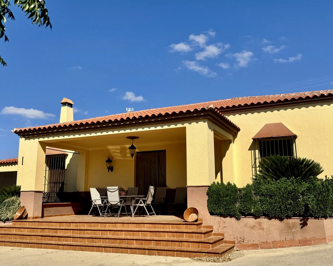 2721, Country House With Olives