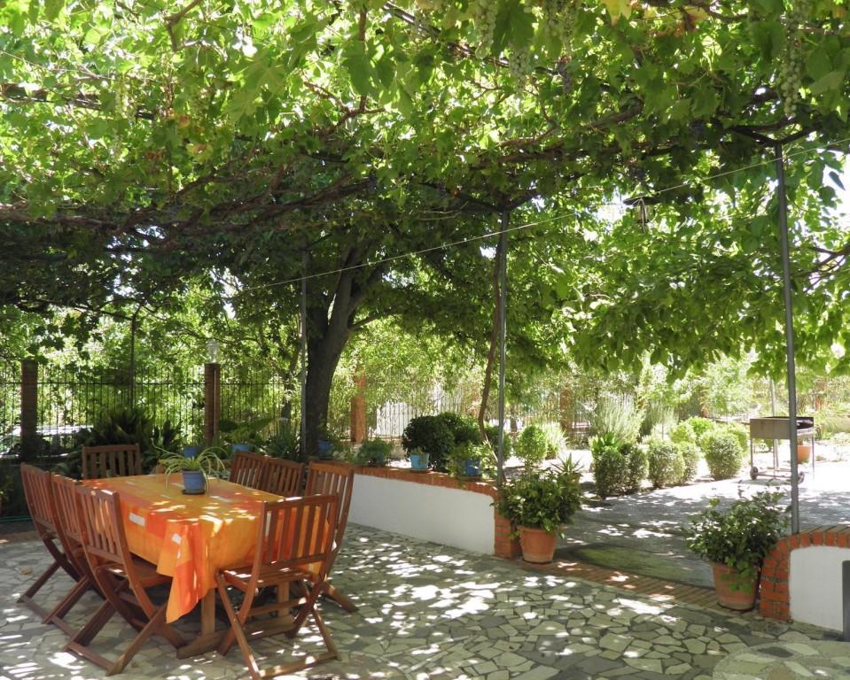 Country House, Stunning Patio & Pool